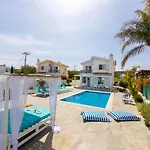 Fig Tree Bay 3 *
